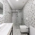 Luxe 1 By Pikhost *