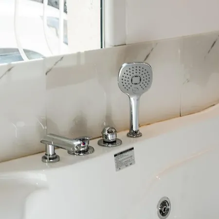 Luxe 1 By Pikhost Shkodër