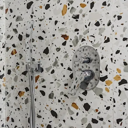 Luxe 1 By Pikhost Shkodër