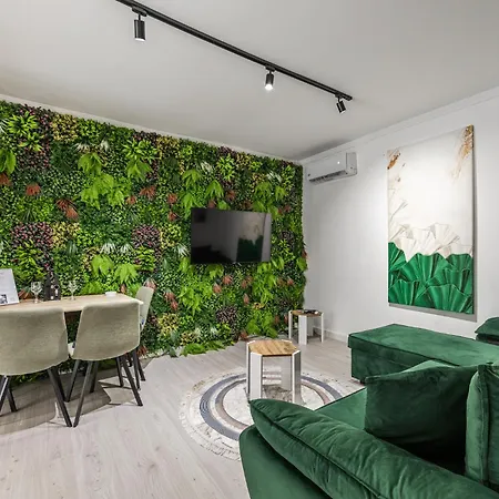 Apartmán Luxe 1 By Pikhost *